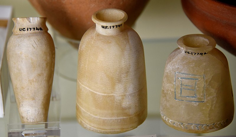 Файл:Three alabaster granary vases. 5th Dynasty. From Qau (Tjebu, Qaw El Kebir, Antaeopolis), Egypt. The Petrie Museum of Egyptian Archaeology, London.jpg